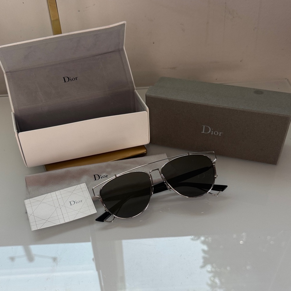 Dior Technologic Aviator Sunglasses - full inclusion - great gift!! - Picture 2 of 12